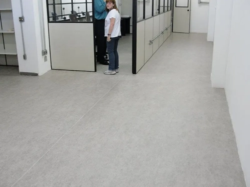 Piso vinílico dissipativo